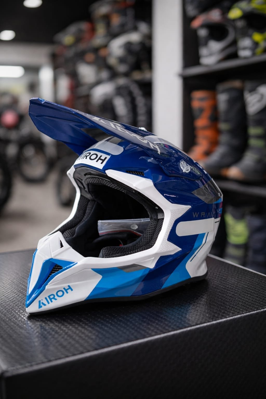 Capacete Airoh Wrrap Conquer Blue Gloss- Cor Azul